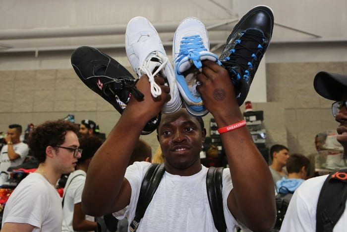 sneaker-con-X159814_TK1_189.jpg